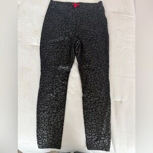 Jennifer Lopez Black and Gray Leopard Pattern Leggings Large